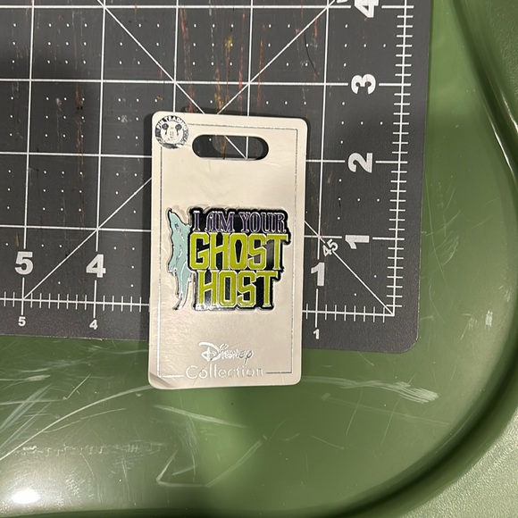 Disney Pin - I AM YOUR GHOST HOST Disney Collection Pin Trading Pin - Picture 2 of 5